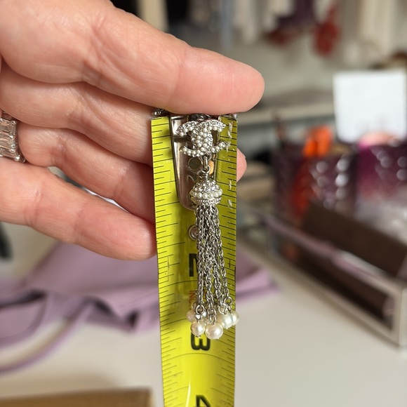 Chanel Silver Pearl Crystal CC Drop Earrings - Picture 3 of 8